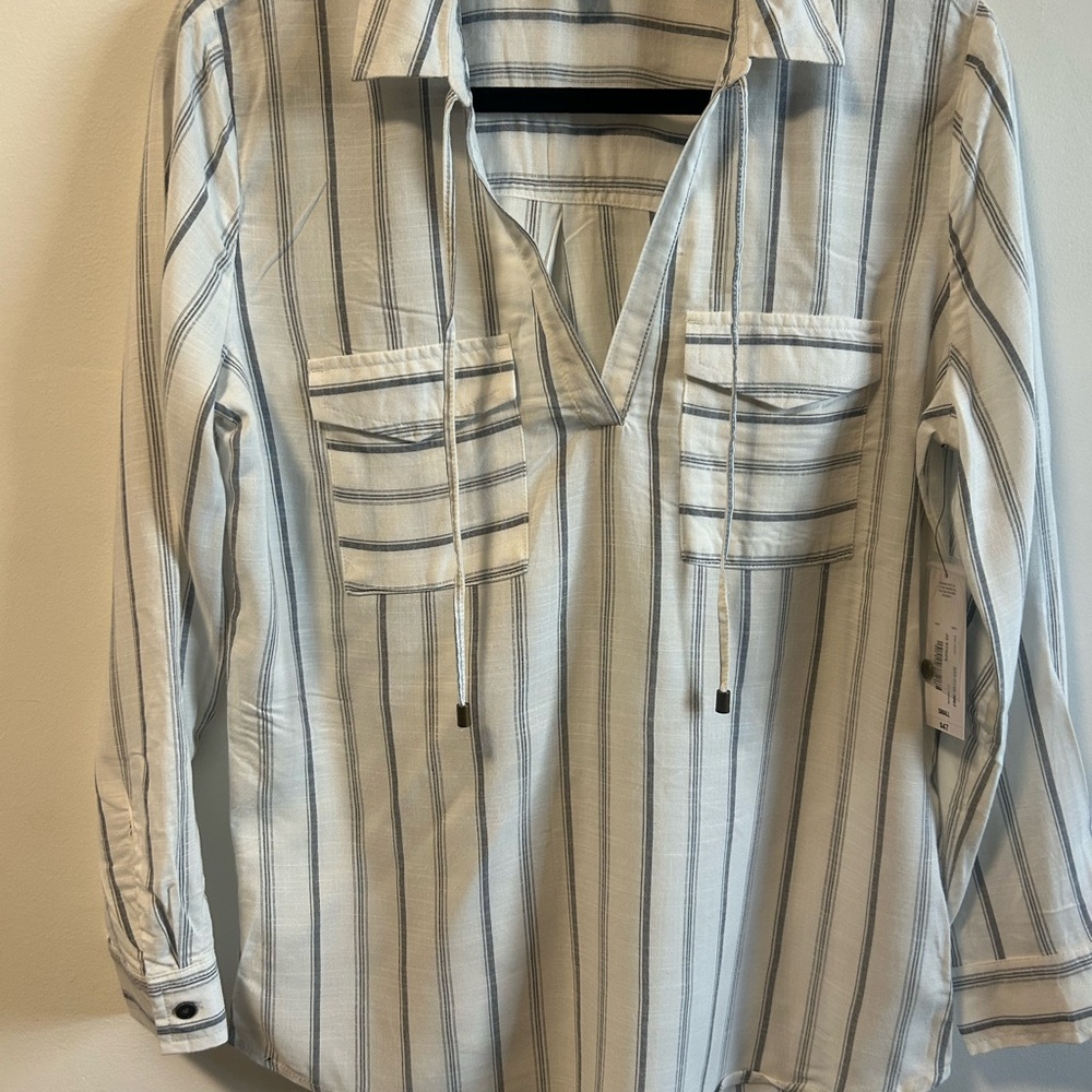Anna Blue and White Notched Collar Buttoned Blouse